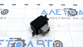 Nissan Rogue Sport 17-22 driver's seat heating button with mount