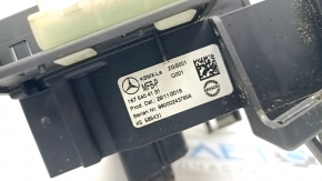 The battery distribution plate for the Mercedes W167 GLE 350 450 20-23 interior has a broken mount.
