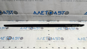 Right windshield molding for Volkswagen ID.4, 21-25 scratches