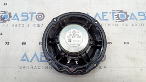 The front right door speaker of a Volkswagen ID.4 21-22 has cracked mountings.