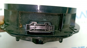 The front left door speaker of a Volkswagen ID.4 21-22 has cracked mounts.