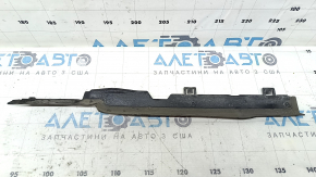 The right radiator deflector on a 2021-2025 Ford Bronco Sport has a broken mount.