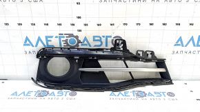 Right fog light grille frame for BMW 3 Series F30 16-18 Sport, partially open, with gray molding