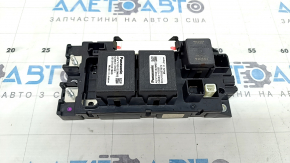 Lexus CT200h Battery Fuse Box 11-17