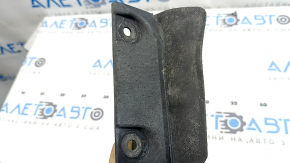 The left rear mudguard liner for a BMW X5 F15 14-18 is worn out.