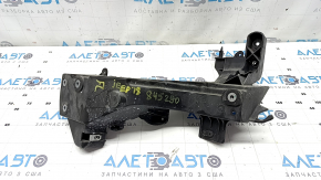 The left eyepiece of the Jeep Grand Cherokee WK2 14-22 TV has a broken mount.