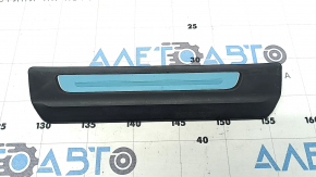 Rear left outer door sill trim for Audi Q8 19-25, black with chrome, scratches, broken fastener