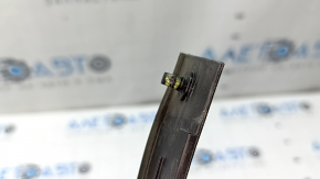 Left hood seal for Audi Q8 19-25, crack in mounting