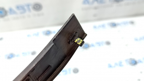 Right hood seal for Audi Q8 19-25, crack in mounting