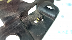 The front bumper mount, right fender of the Audi Q8 19-25, is broken.