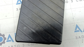 Audi Q8 19-25 black footrest with scratches