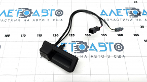 Rear view camera with handle and trunk release button for the Audi Q8 19-25