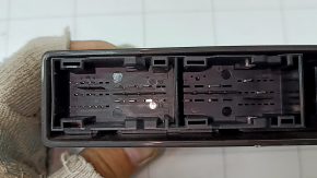 Driver's seat control unit for the Audi Q8 19-25