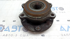 The rear left hub of a Volkswagen ID.4 21-22 is rusty.