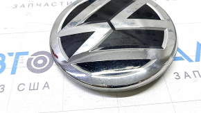 VW Jetta 19-21 grille emblem for Distronic, sand