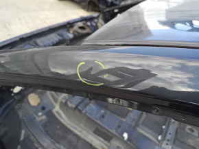Metal roof of Toyota Prius 30 10-15 on the body, dented