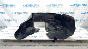 The front right fender liner of a Jeep Renegade 15-18 has a torn fastener.