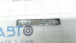 The SKYACTIV G emblem on the Mazda CX-5 2022-2025 trunk door is broken.