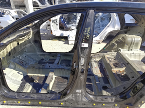 The central left body pillar of the Kia Niro 17-22 HEV on the body, bumps