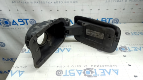 The fuel filler flap and housing of the Audi A6 C7 12-18 has a broken mount.