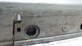 Left threshold of Toyota Prius V 12-17 green, cracked