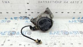 The left engine mount of the Audi A6 C7 12-18 2.0 AWD is cracked.