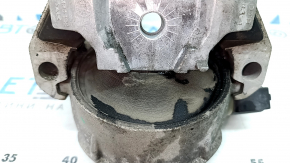 The right engine mount of the Audi A6 C7 12-18 2.0 AWD is cracked.