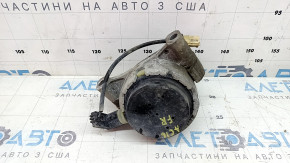 The right engine mount of the Audi A6 C7 12-18 2.0 AWD is cracked.