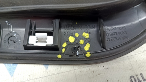 Upper right rear fender molding for a Jeep Compass 19-25, gloss black, broken, broken fasteners