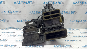 The heater assembly of the Jeep Renegade 15-17 Manual is broken.