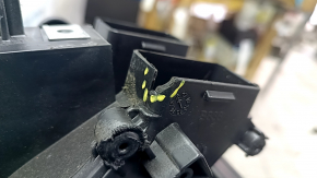 The heater assembly of the Jeep Renegade 15-17 Manual is broken.