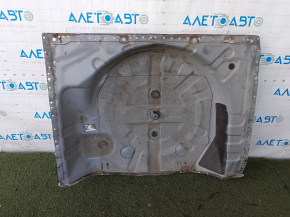 Nissan Rogue Sport 17 trunk trough - on the body