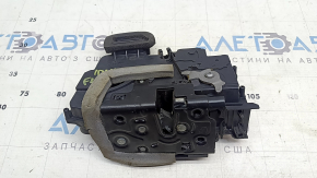 The front left door lock of a Volkswagen ID.4 21-25 is cracked.