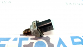 Fuel pressure sensor Alfa Romeo Stelvio 18- 2.0T on the fuel rail