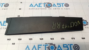 Chevrolet Volt 16 rear right side door trim - structure, scratches
