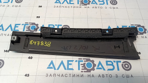Chevrolet Volt 16 rear right side door trim - structure, scratches