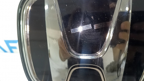 Honda CRV 23-25 Radar Grille Emblem Sand and Scratches