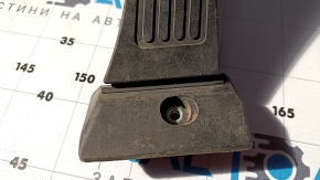 The gas pedal on a 19-20 Hyundai Sonata is missing a plug.