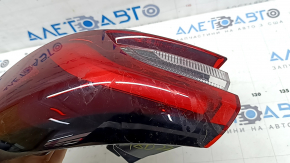 Ford Escape MK4 23-24 LED right outer fender light, missing mounting part, glued on, scratches