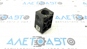 Alfa Romeo Stelvio 18-25 front jack is dented