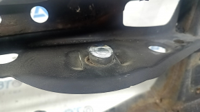 The rear subframe of the Kia Niro 17-22 HEV, PHEV is rusty, the bolt is cut off.