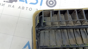 Right ventilation shield for Ford Escape MK4 20-24, cracks in the fasteners, broken fastener
