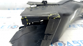 The left brake disc duct of the BMW X5 F15 14-18 has cracks, fractures, and no fragments.