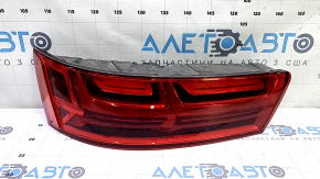 Left headlight Audi Q7 16-19 scratches