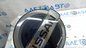 Nissan Rogue 2021-23 grille emblem scratches