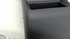 Rear center console trim for Nissan Rogue 2021-21 with deflector, black, scratches