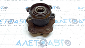 Rusty rear right hub for a 17-22 Nissan Rogue Sport AWD