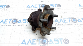 Rusty rear right hub for a 17-22 Nissan Rogue Sport AWD