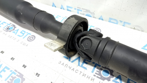 The driveshaft of the rear BMW X5 F15 16-18 plug-in AWD has a cracked coupling.