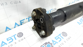 The driveshaft of the rear BMW X5 F15 16-18 plug-in AWD has a cracked coupling.